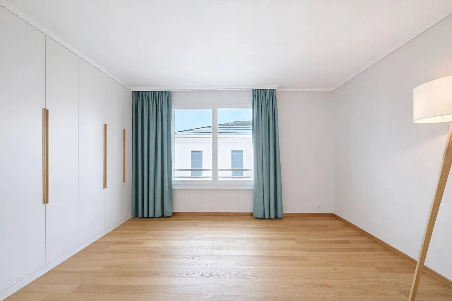 Appartement mansardé entièrement rénové de 177 m2 - Photo 12 sur 12