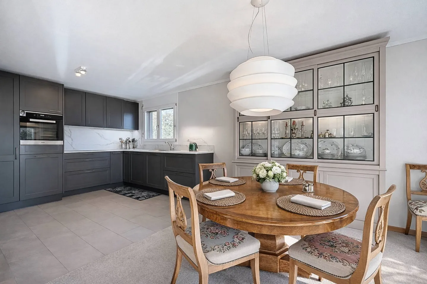 Appartement mansardé entièrement rénové de 177 m2 - Photo 6 sur 12