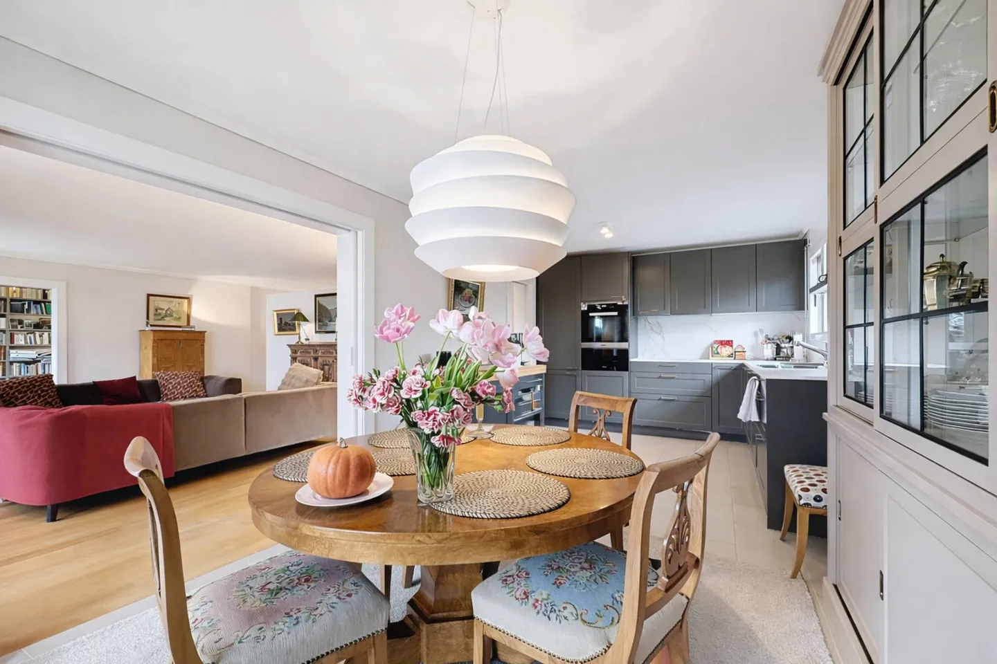 Appartement mansardé entièrement rénové de 177 m2 - Photo 7 sur 12