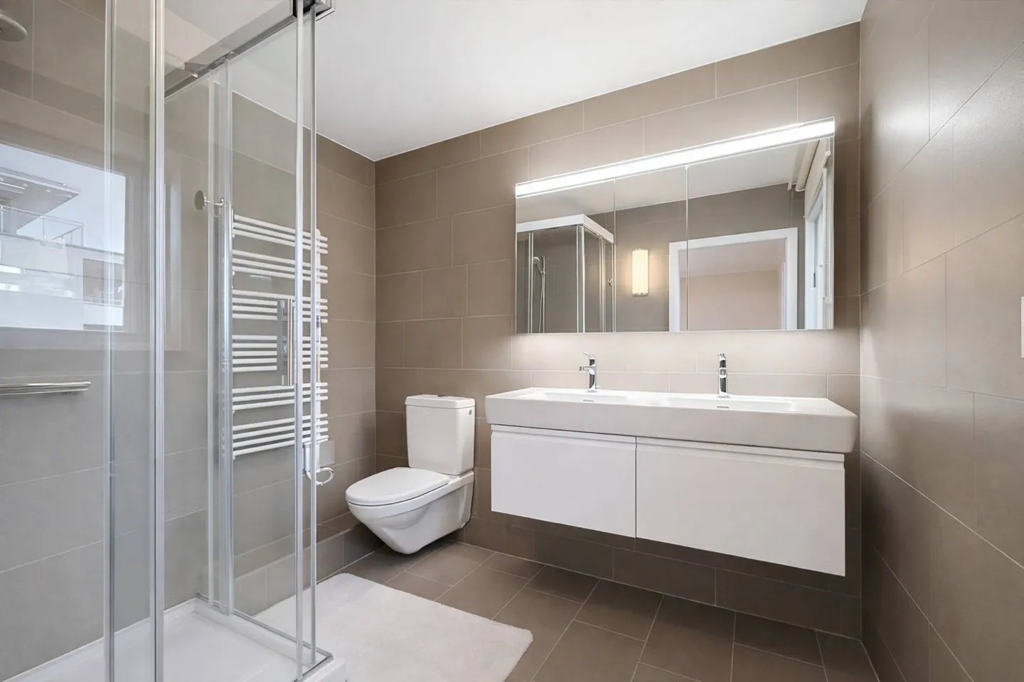 Appartement mansardé entièrement rénové de 177 m2 - Photo 8 sur 12