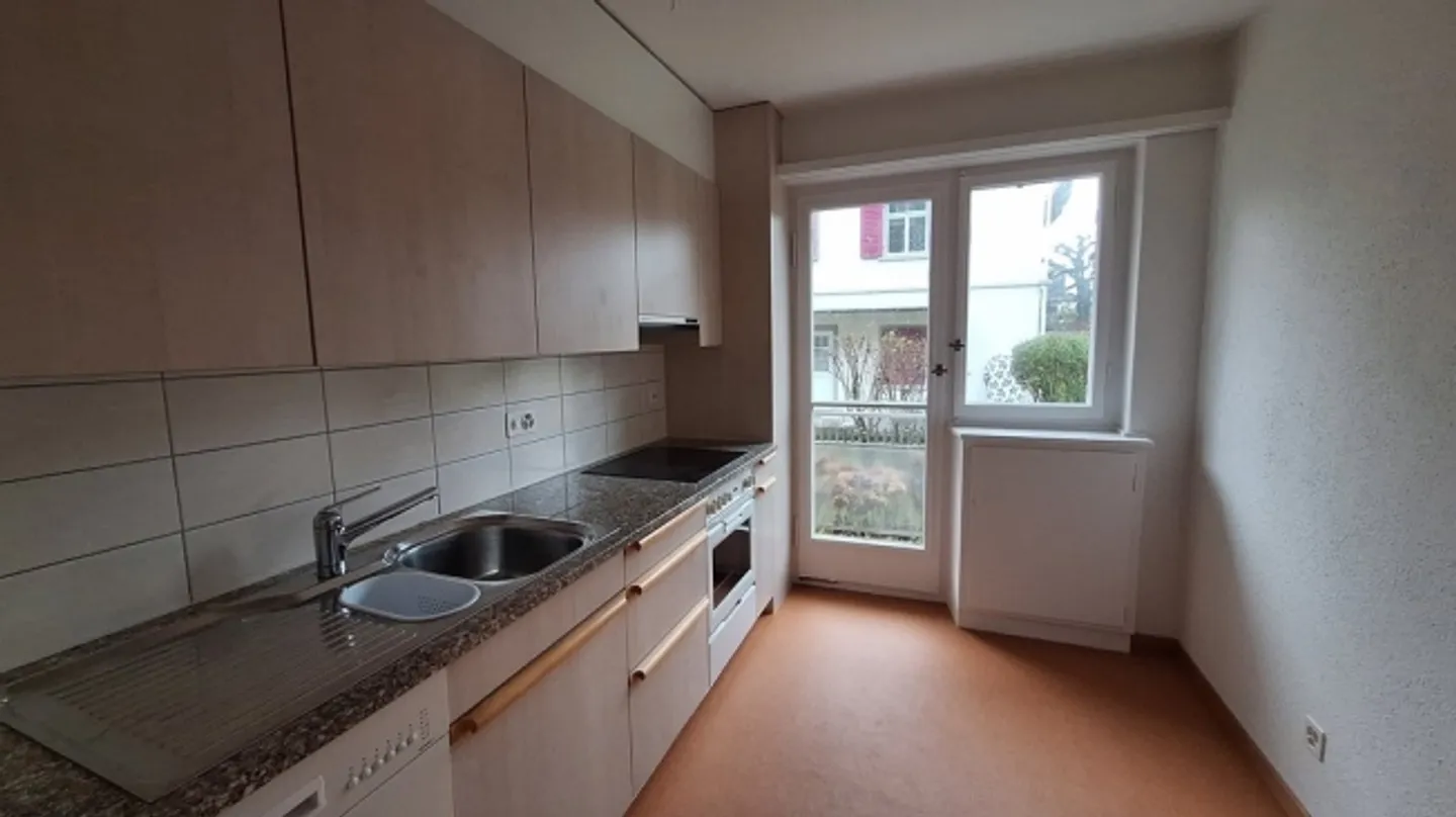 Appartement 3.5 pièces dans un quartier résidentiel calme pour une personne seule - Photo 2 sur 8
