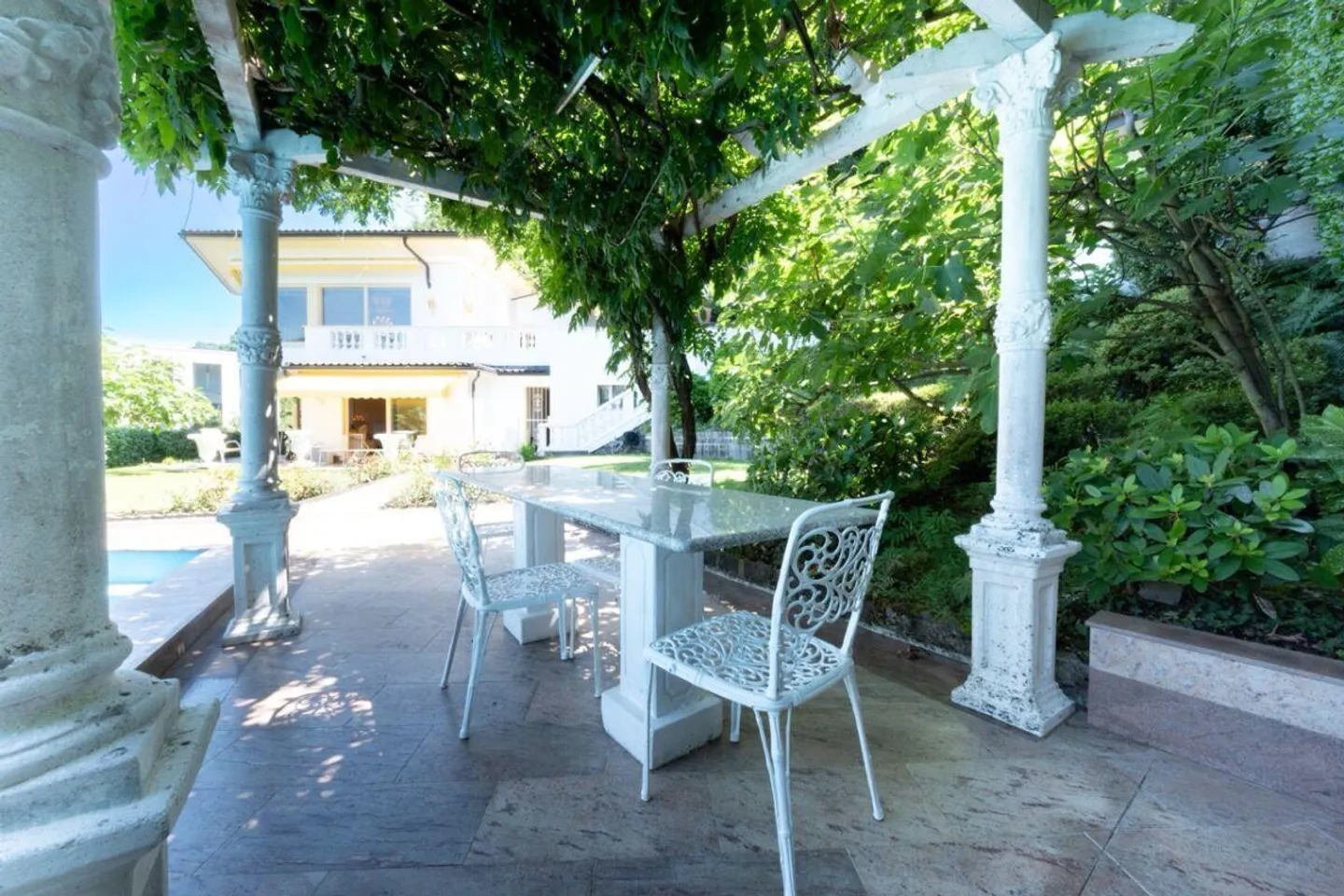 Elegante Villa mit Atemberaubendem Blick - Foto 7 von 26