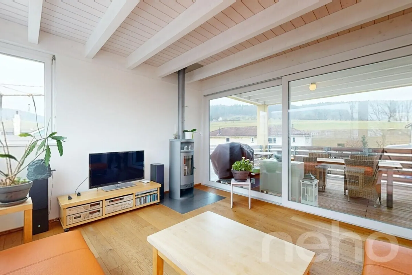 Casa unifamiliare con officina e impianto fotovoltaico a Gelterkinden - Foto 4 di 13