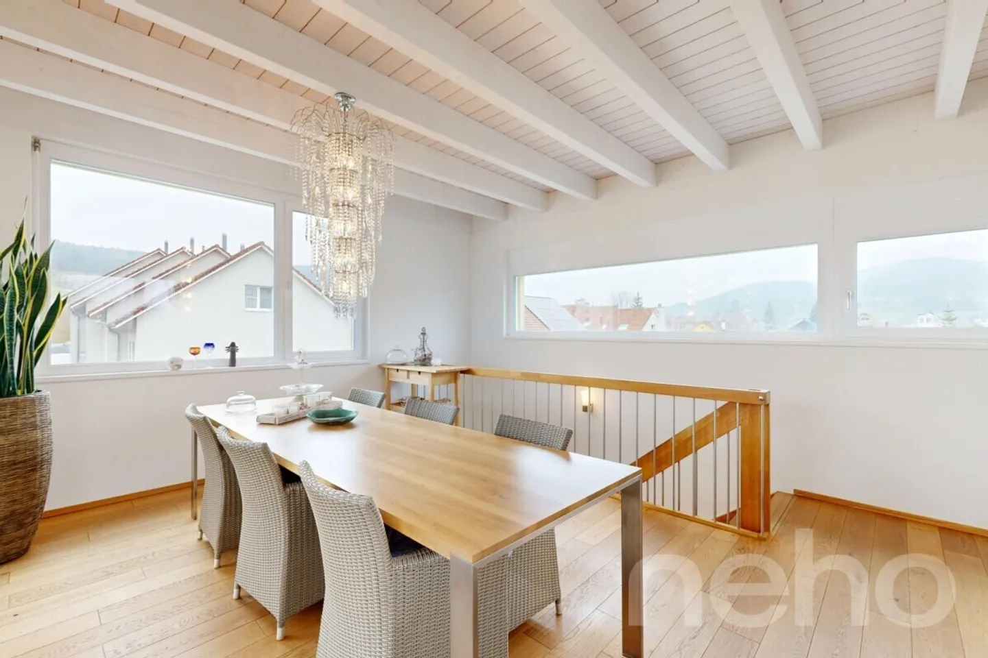 Casa unifamiliare con officina e impianto fotovoltaico a Gelterkinden - Foto 5 di 13