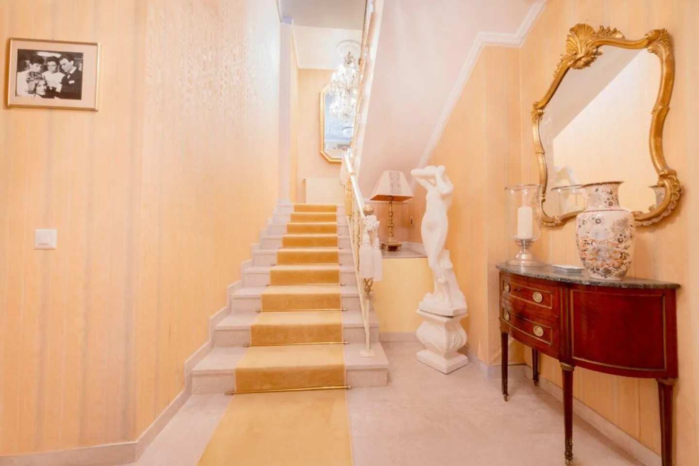 Elegante Villa mit Atemberaubendem Blick - Foto 20 von 26