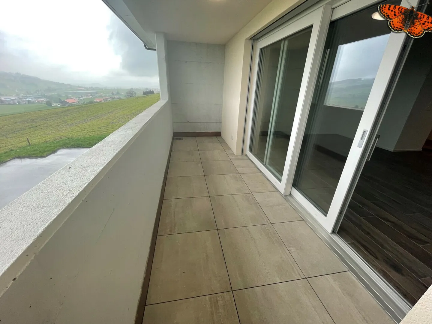 3 ZIMMER NEUE WOHNUNG VON 87 M² MIT MOLESON-BLICK! - Zwei Balkone! - Foto 6 von 9