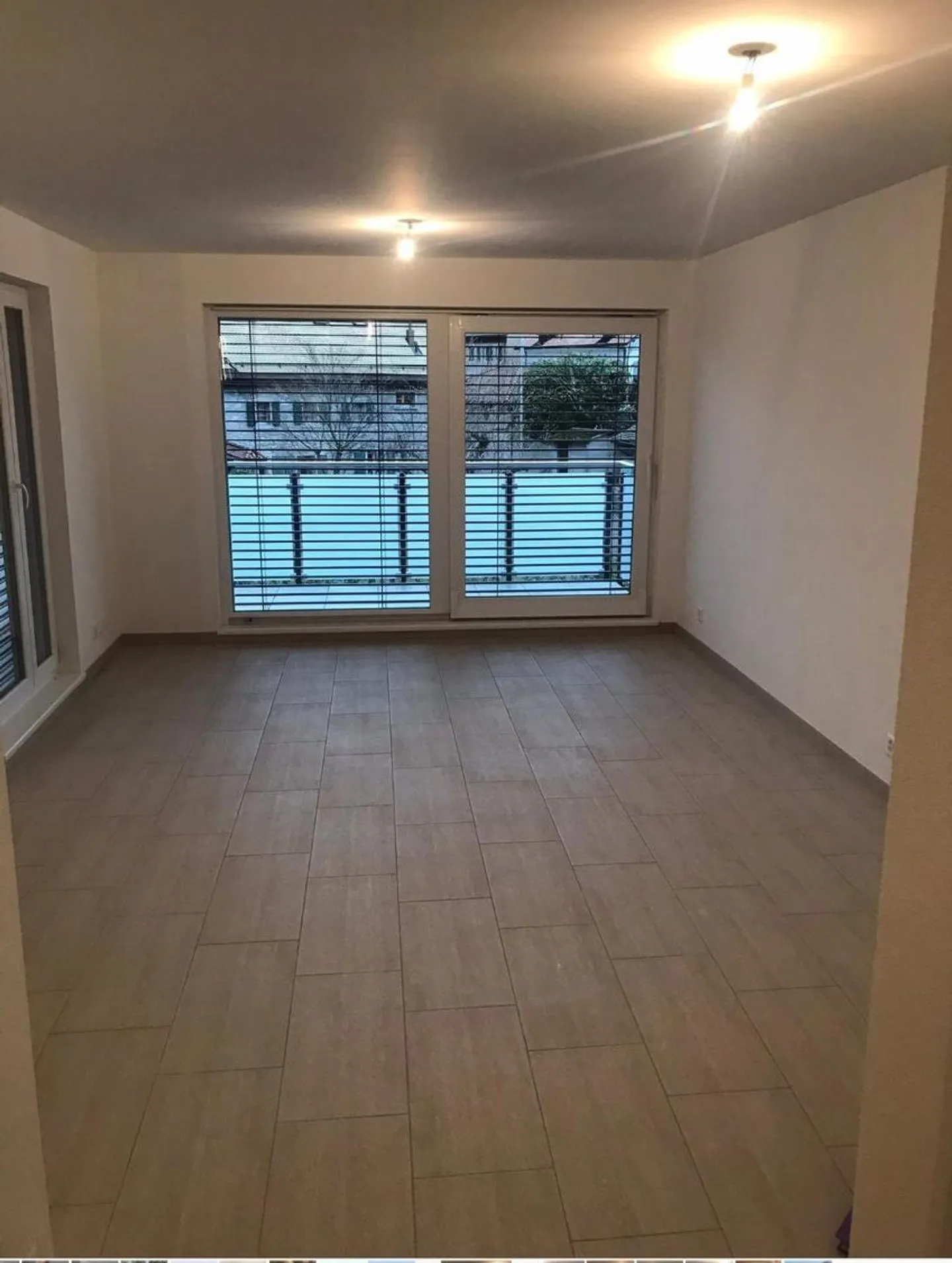 RENNAZ - Magnifico appartamento di 2,5 locali al primo piano con balcone accanto all'ospedale. - Foto 2 di 6