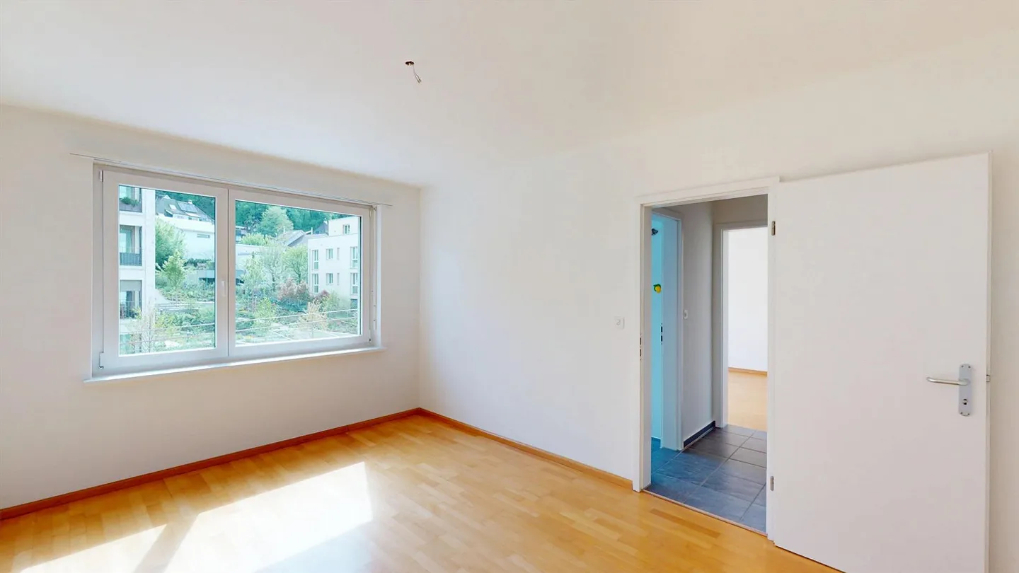 Charmante appartement 3 pièces avec deux balcons entrée attrayante grâce au droit de construire - Photo 2 sur 10