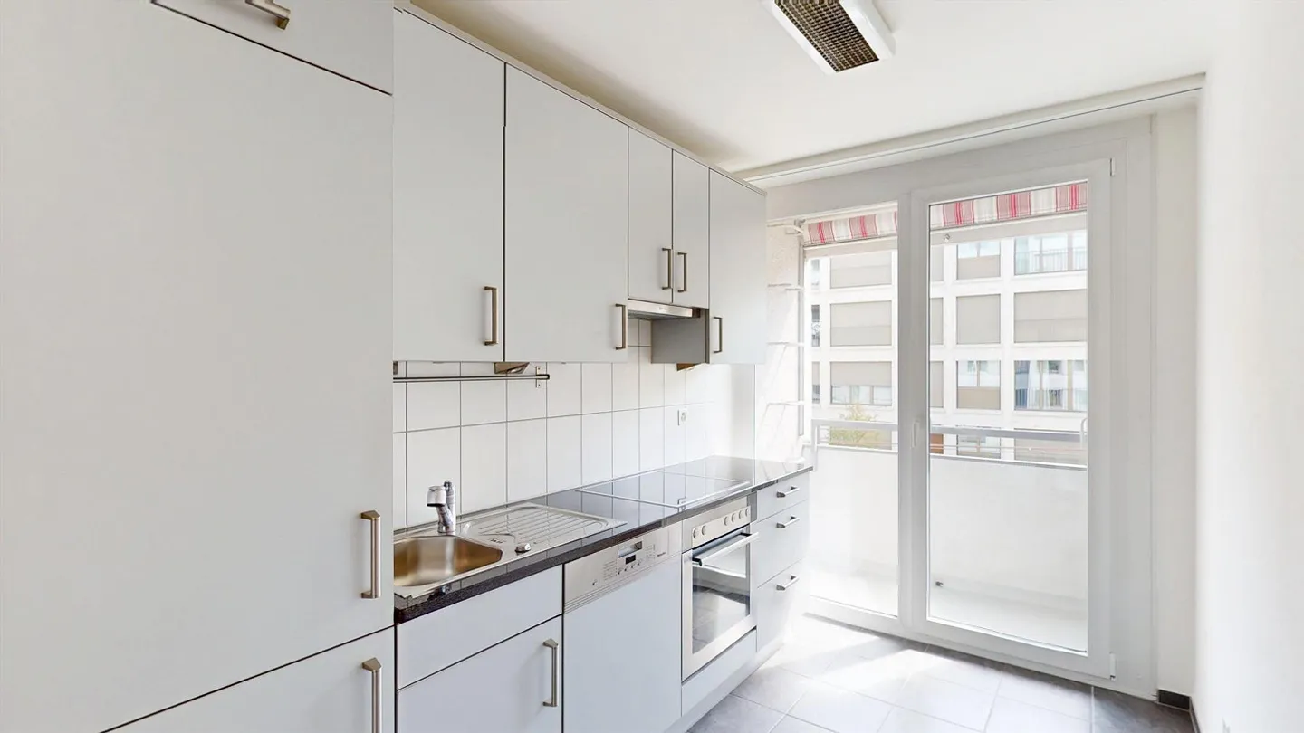 Charmante appartement 3 pièces avec deux balcons entrée attrayante grâce au droit de construire - Photo 3 sur 10