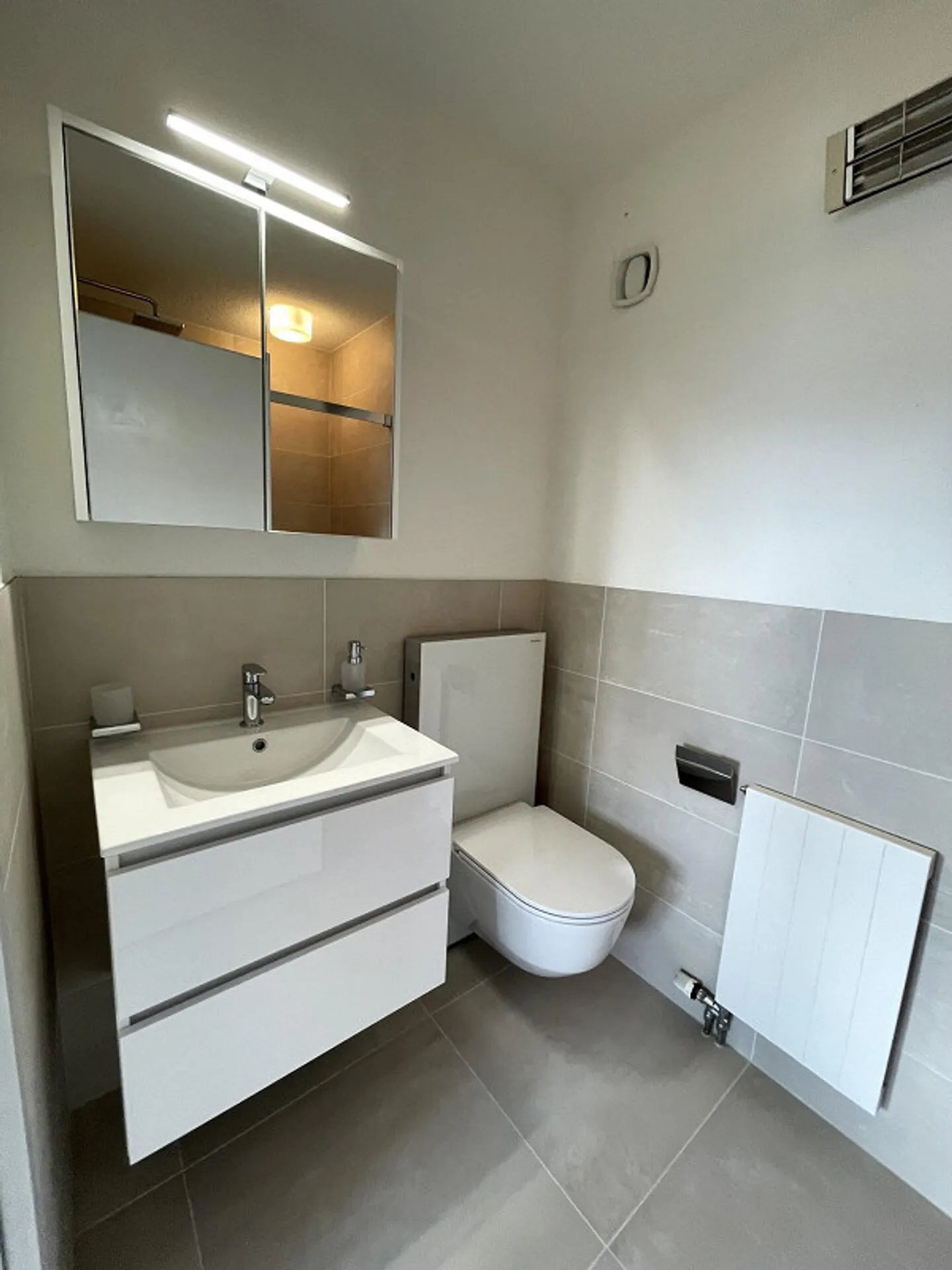 Vivere in modo conveniente e moderno - Appartamento di 1,5 stanze con vista fantastica - Foto 6 di 12