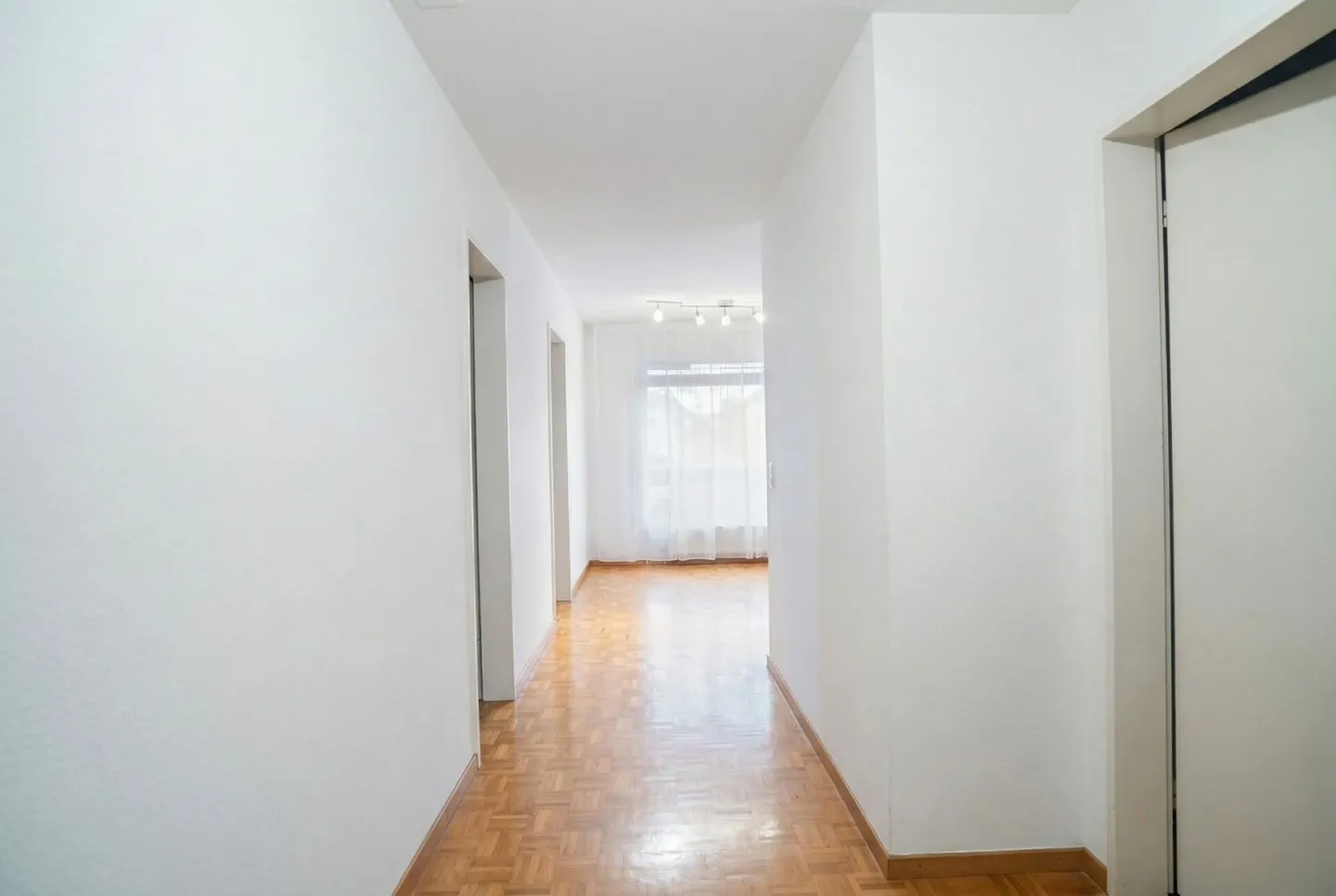 Ensoleillé. Calme. Proche du lac. - Photo 4 sur 7