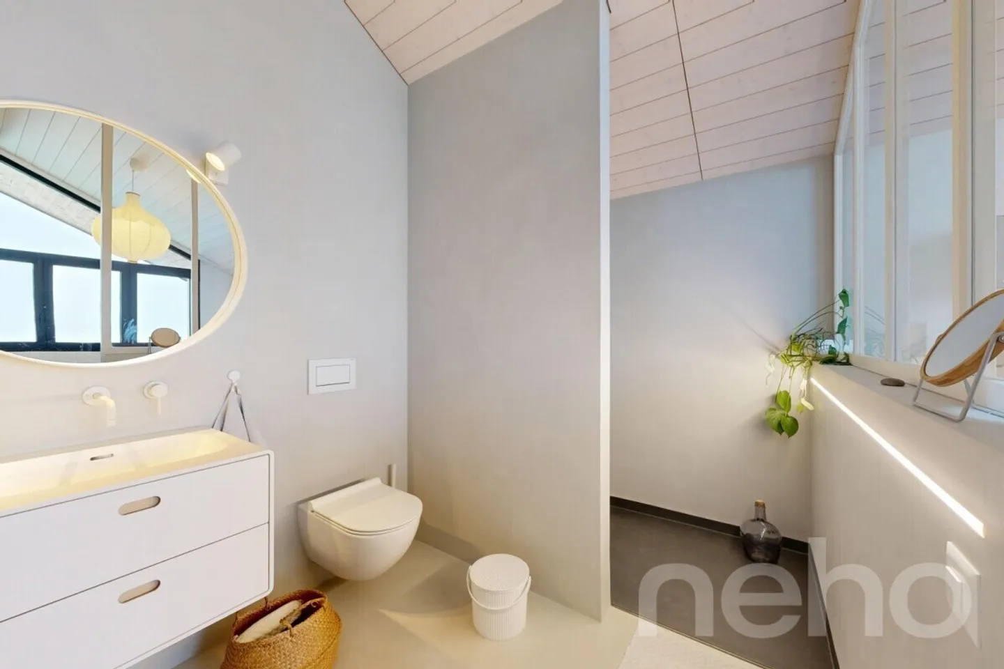 New villa with lake view - Photo 12 of 12