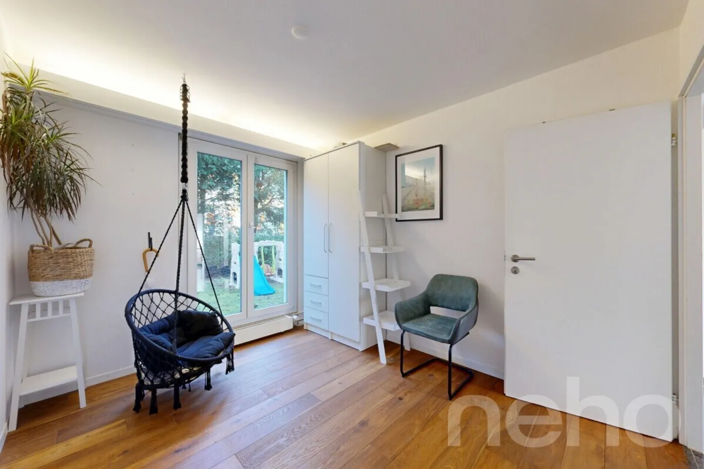 Living Comfort in Oberwil: Renovated 3.5-Room Apartment - Photo 5 of 12