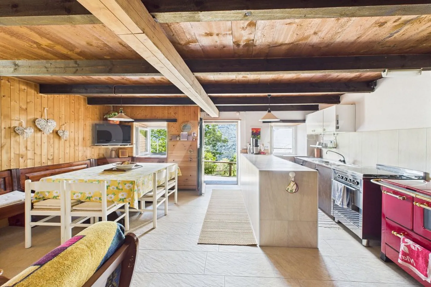 Charming rustic with panoramic view - Photo 4 of 12