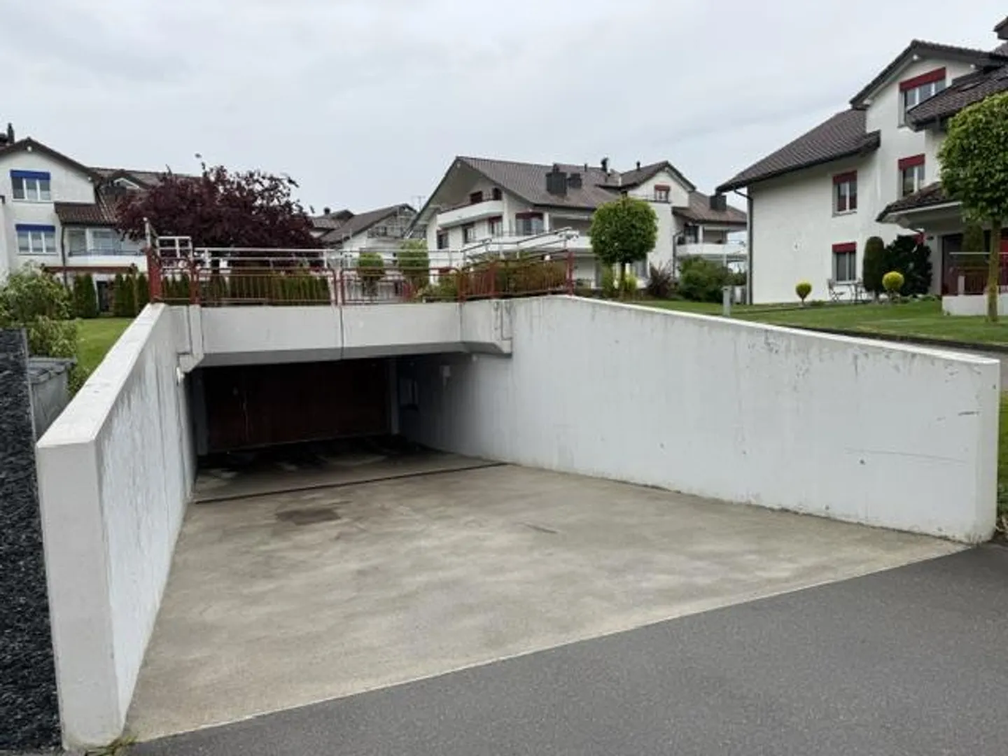 Parking space in underground garage - Photo 1 of 3