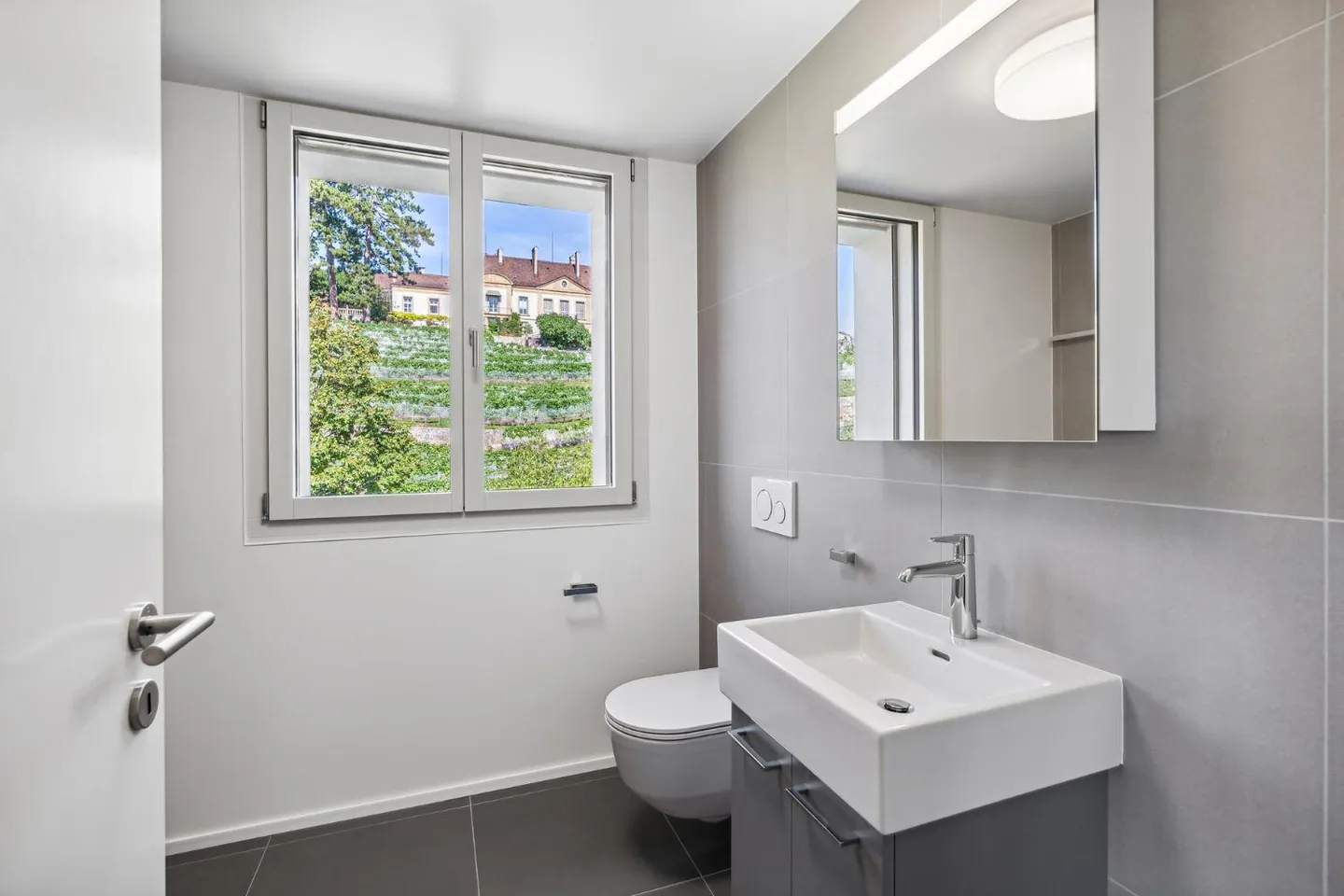 Appartement moderne en emplacement calme - Photo 5 sur 6