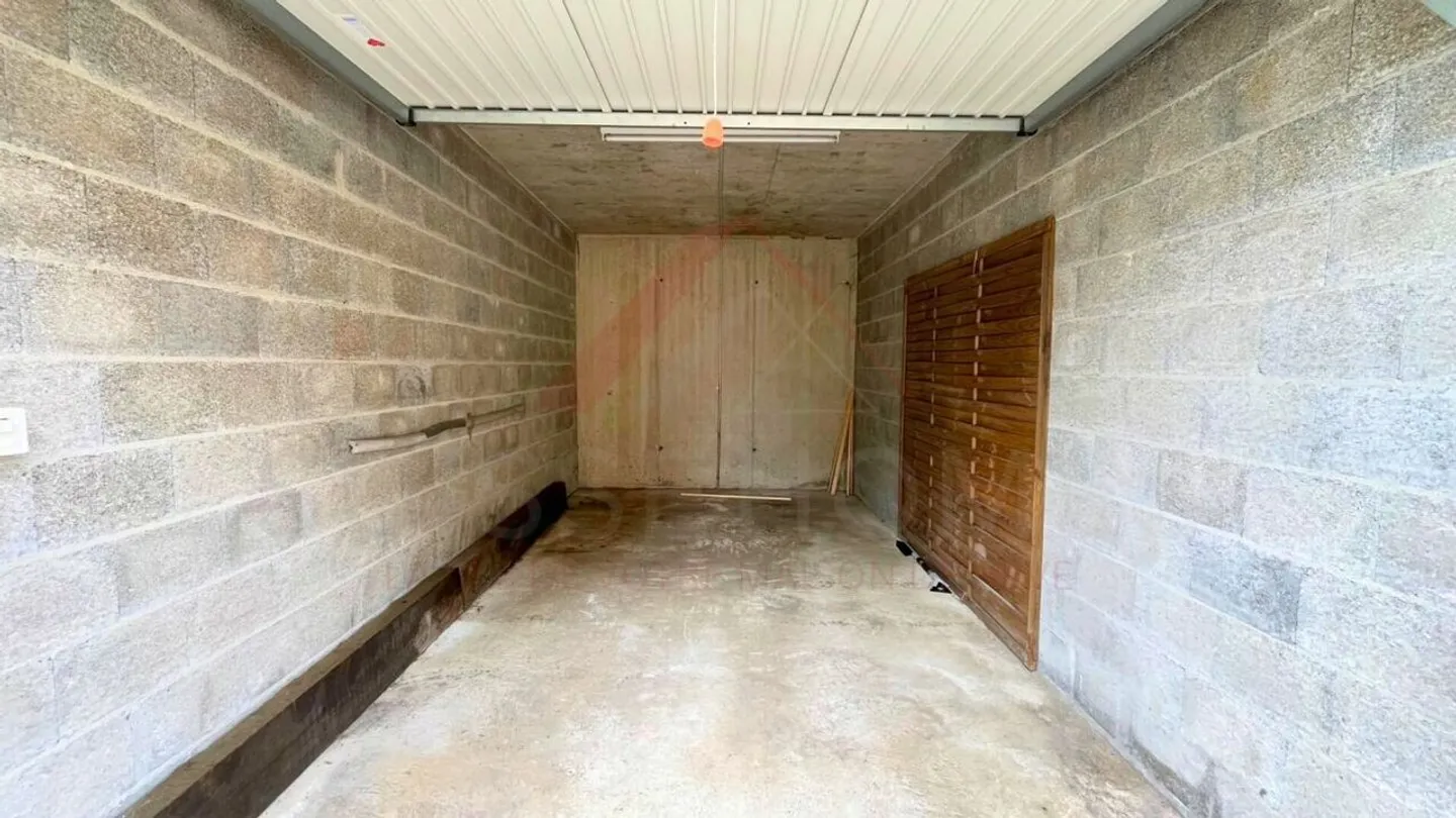 Accueil chaleureux à Échallens : appartement lumineux de 122 m² avec balcon, cheminée et grenier à aménager - Photo 6 sur 11