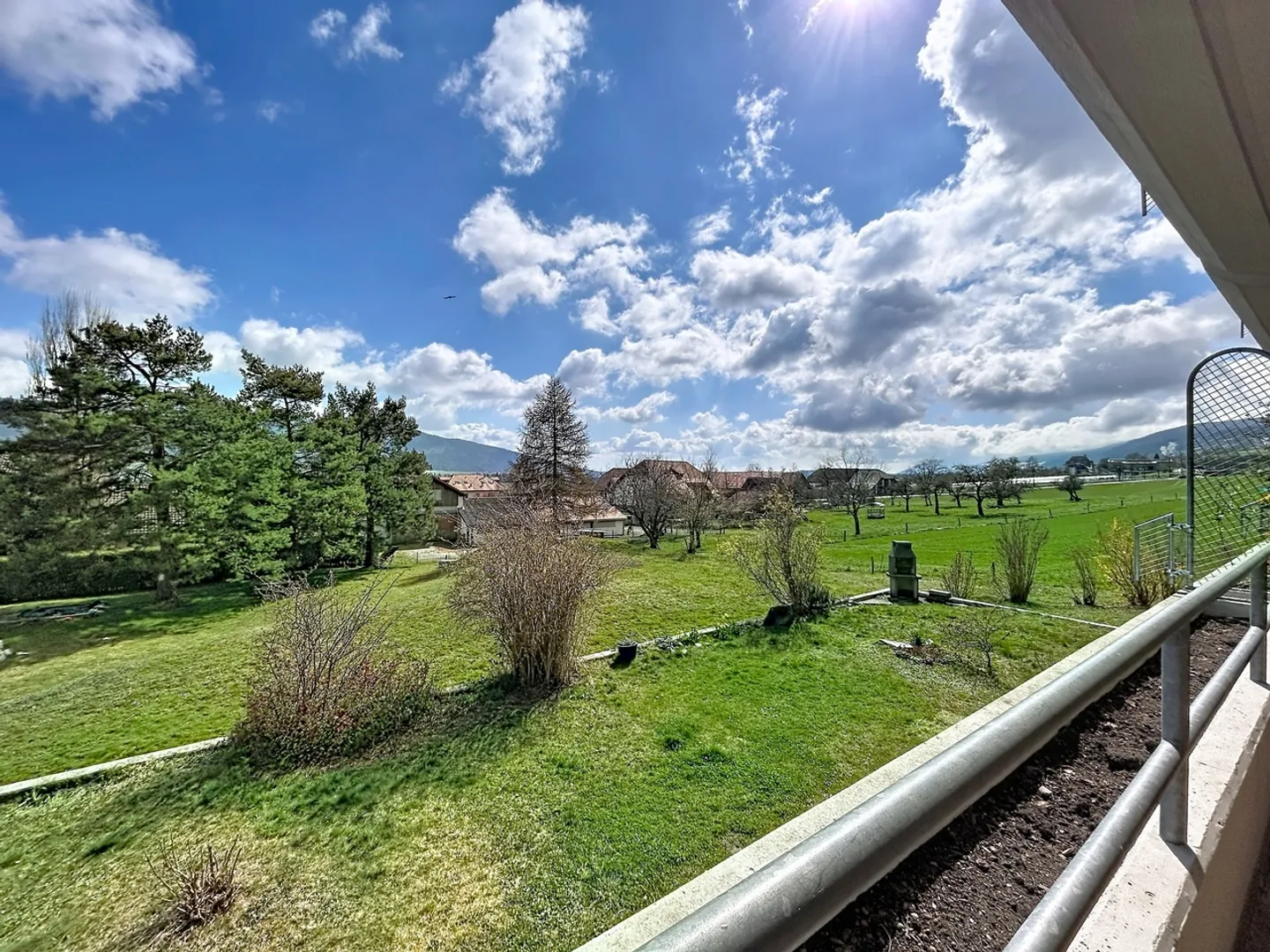 4.5-room apartment in triplex + 1 independent bedroom - Photo 1 of 9