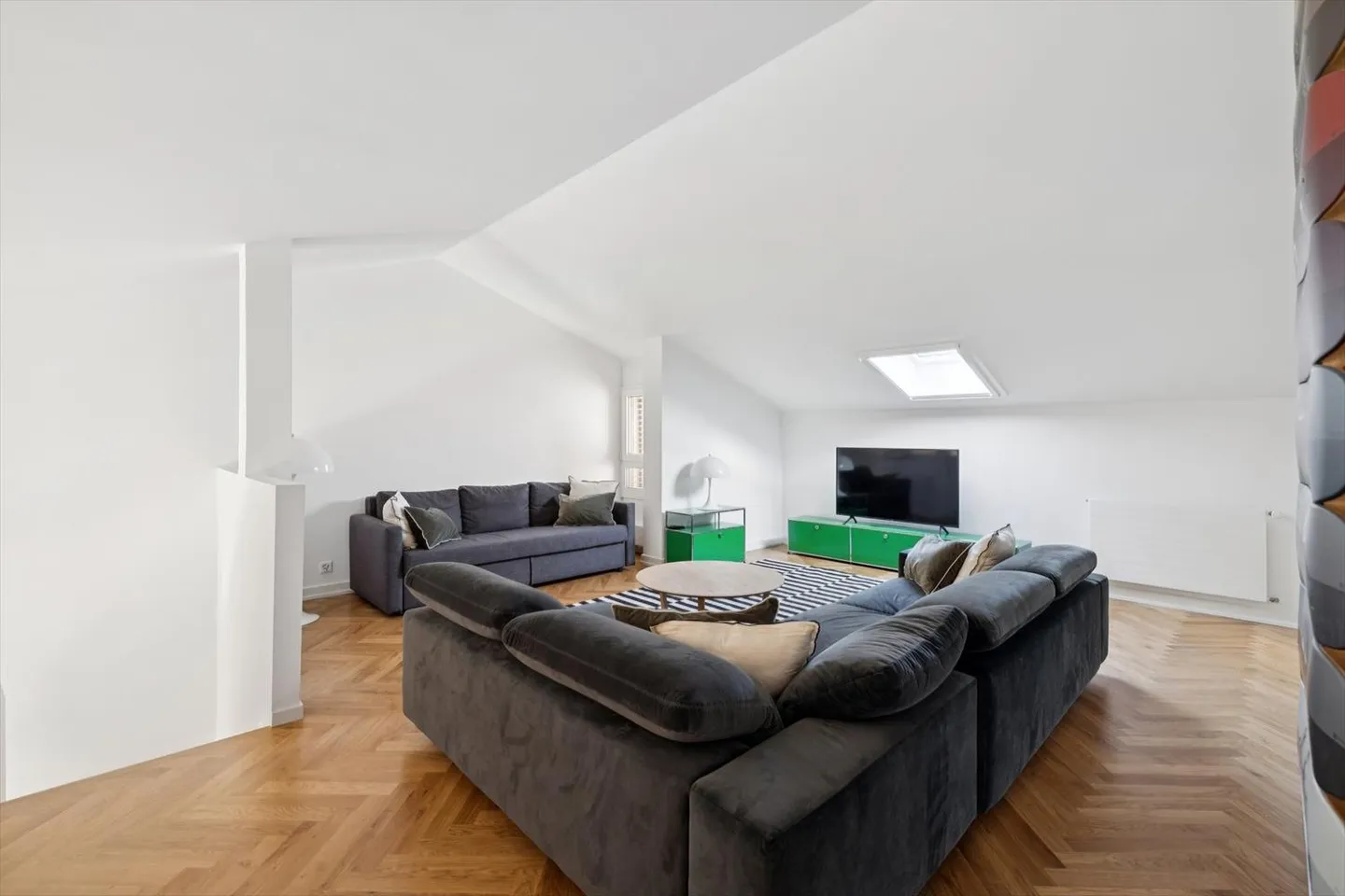 Elegant Attic Duplex, Renovated, Very Bright, in the Heart of Cologny - Photo 4 of 5
