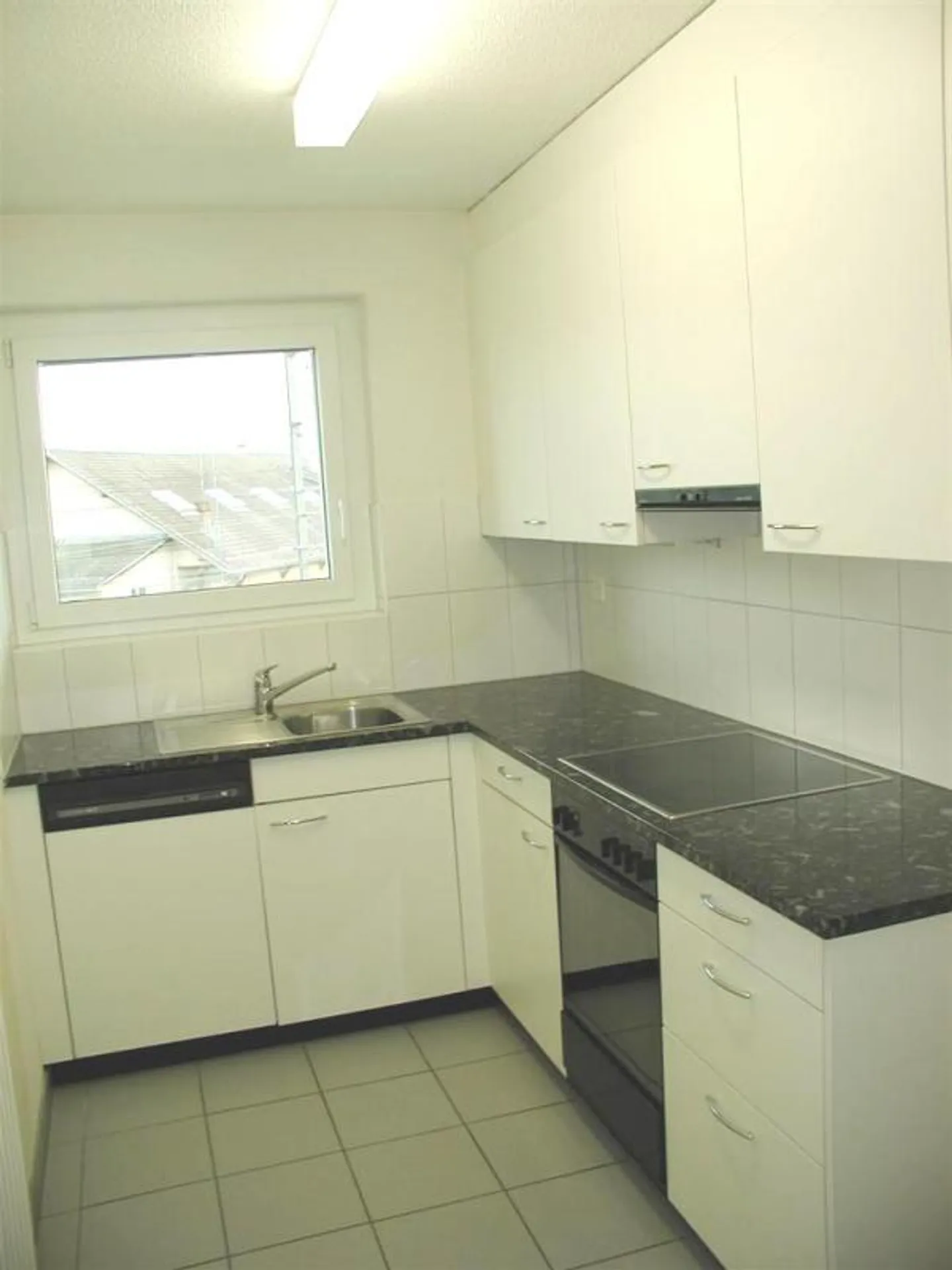 Beautiful attic apartment with terrace - Photo 4 of 7