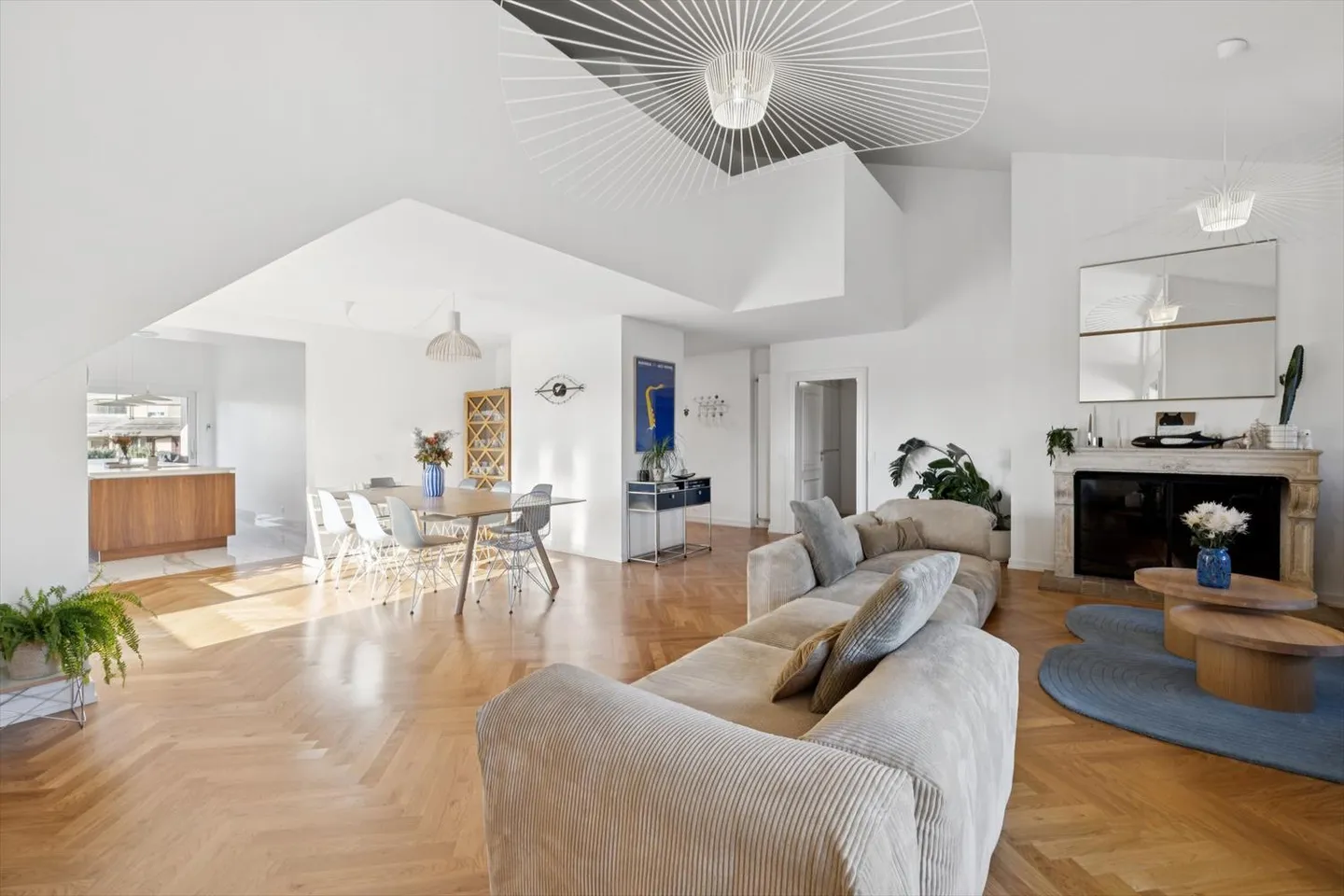 Elegant Attic Duplex, Renovated, Very Bright, in the Heart of Cologny - Photo 3 of 5