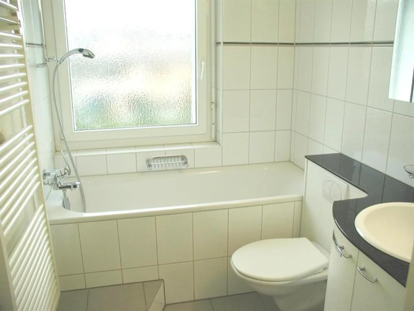 Beautiful attic apartment with terrace - Photo 5 of 7