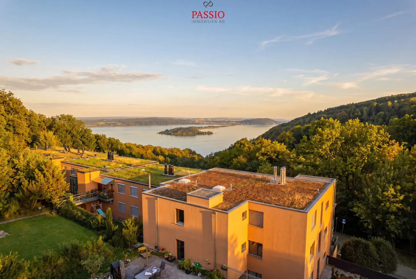 Living above Lake Biel – Penthouse with 197 m² and breathtaking panorama - Photo 2 of 38