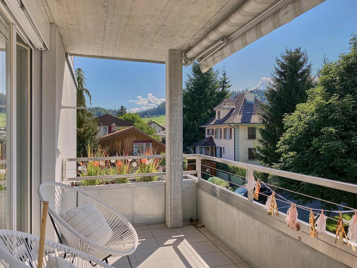 Living in a 5-family house - Photo 7 of 7