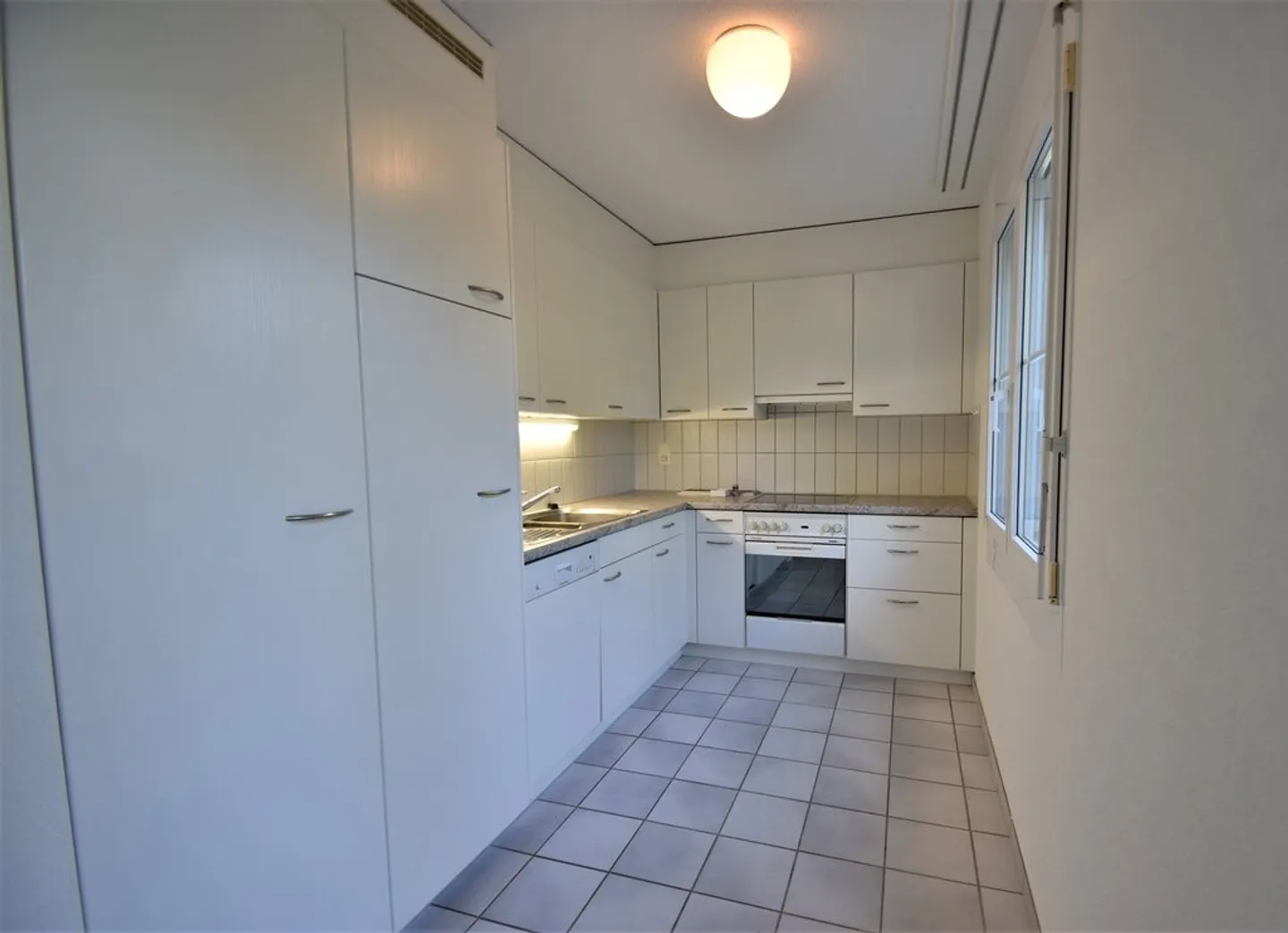 The perfect apartment for you! - Photo 2 of 12