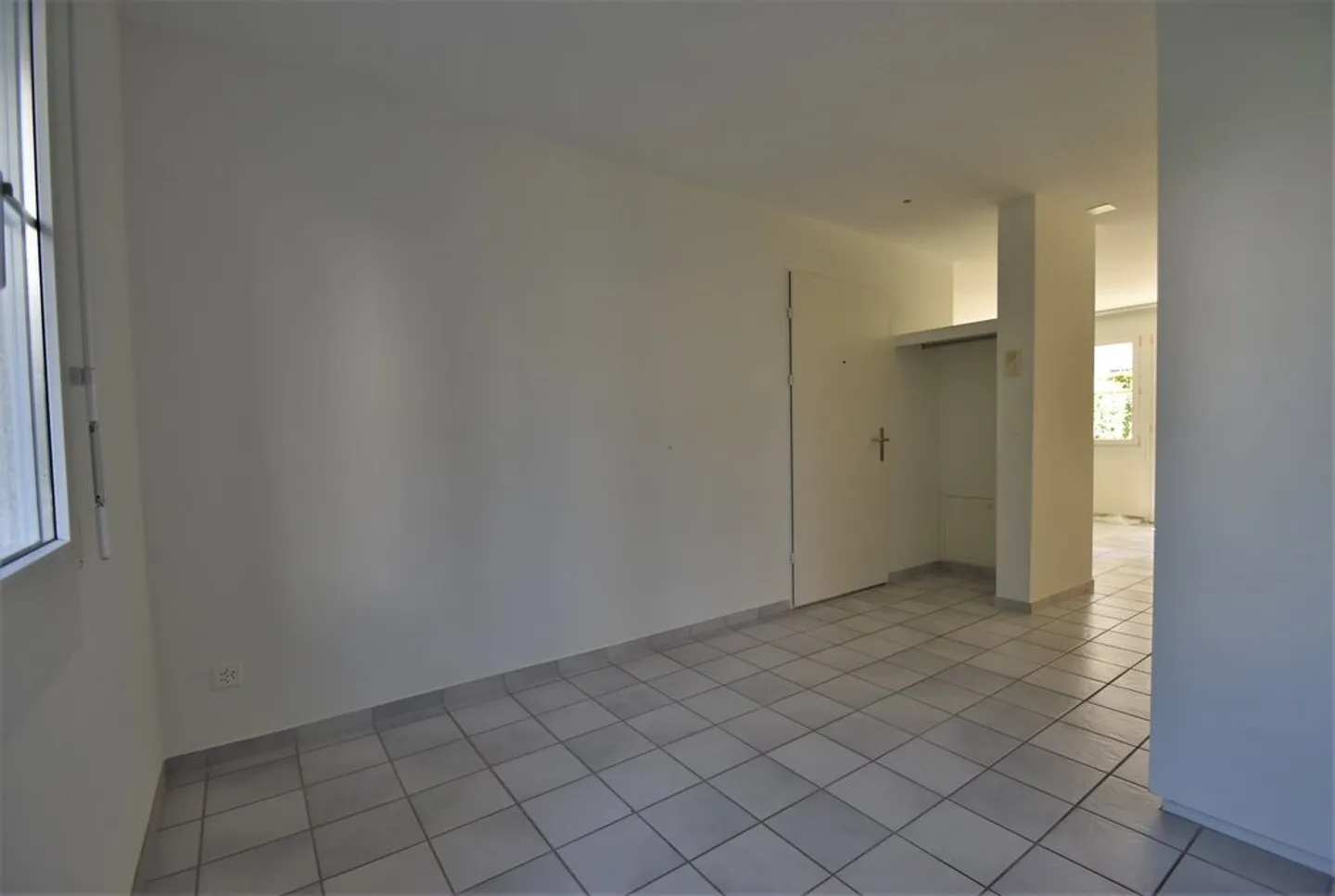The perfect apartment for you! - Photo 3 of 12
