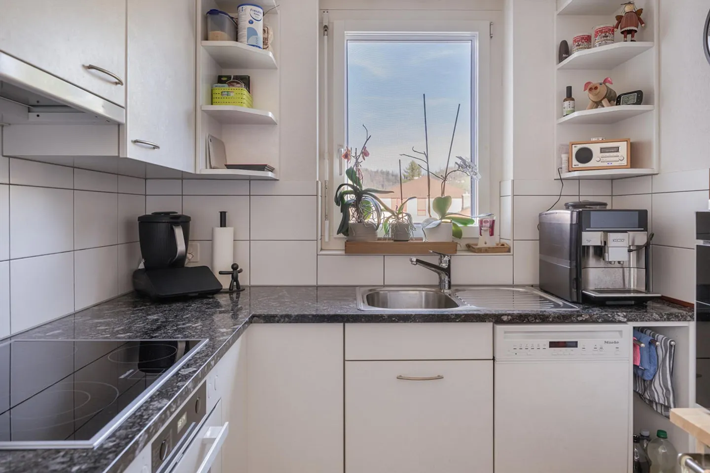 Living in a 5-family house - Photo 4 of 7