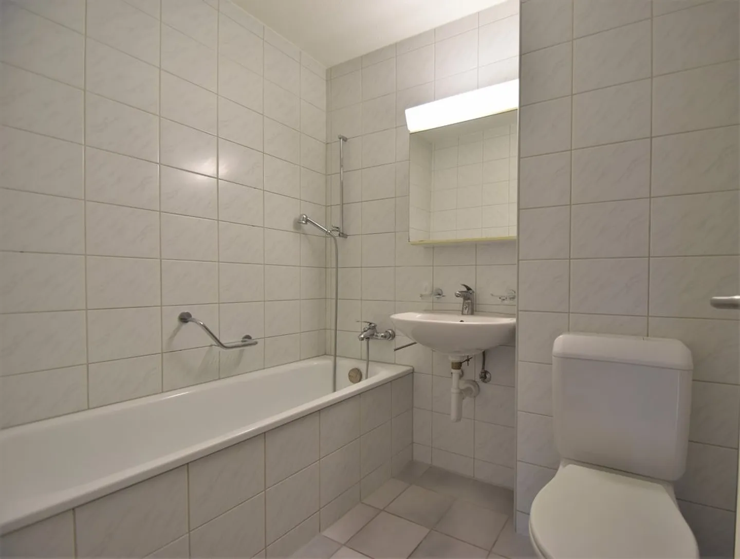 The perfect apartment for you! - Photo 9 of 12