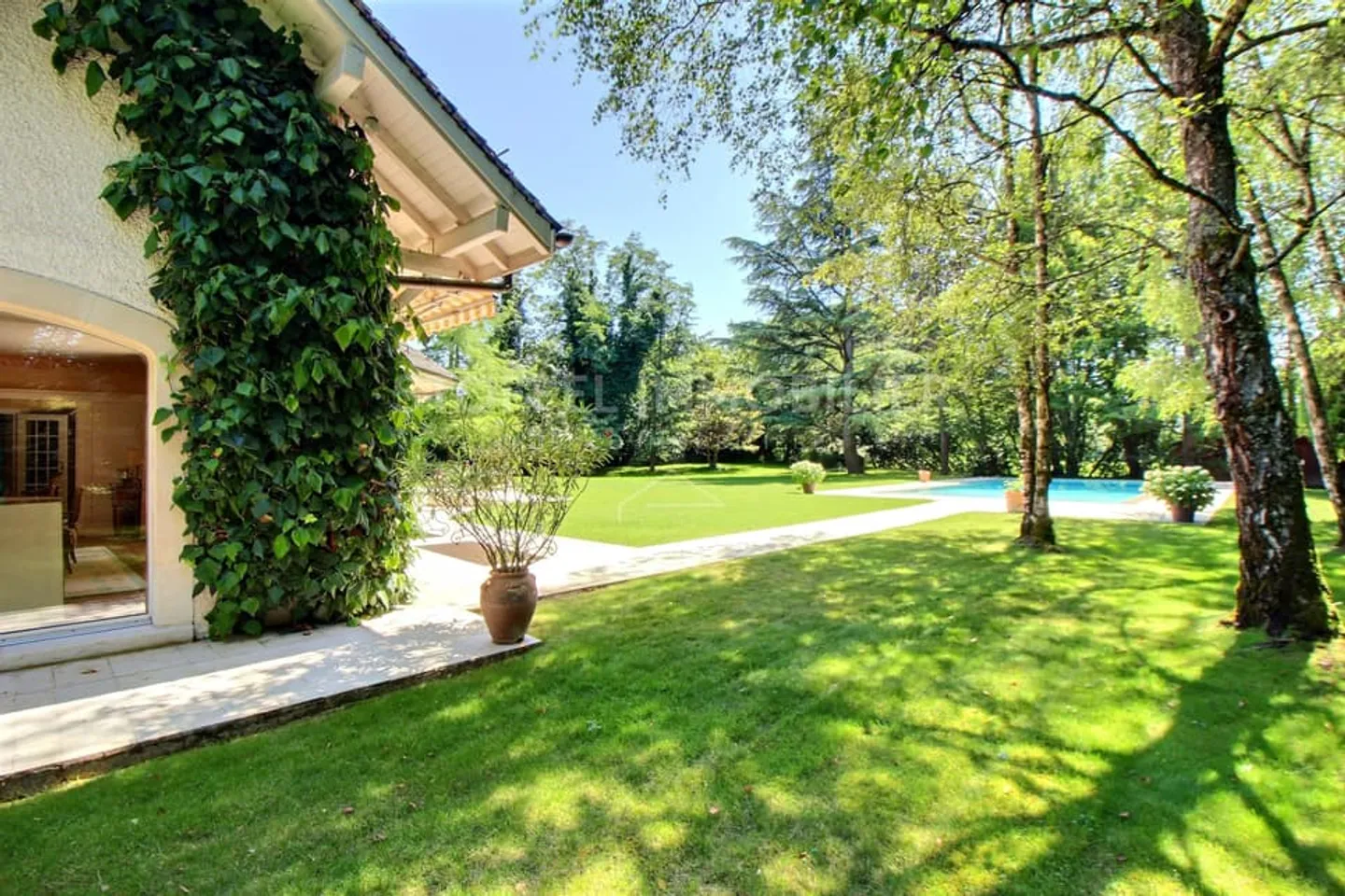 Elegante residenza in un contesto privilegiato - Foto 2 di 10