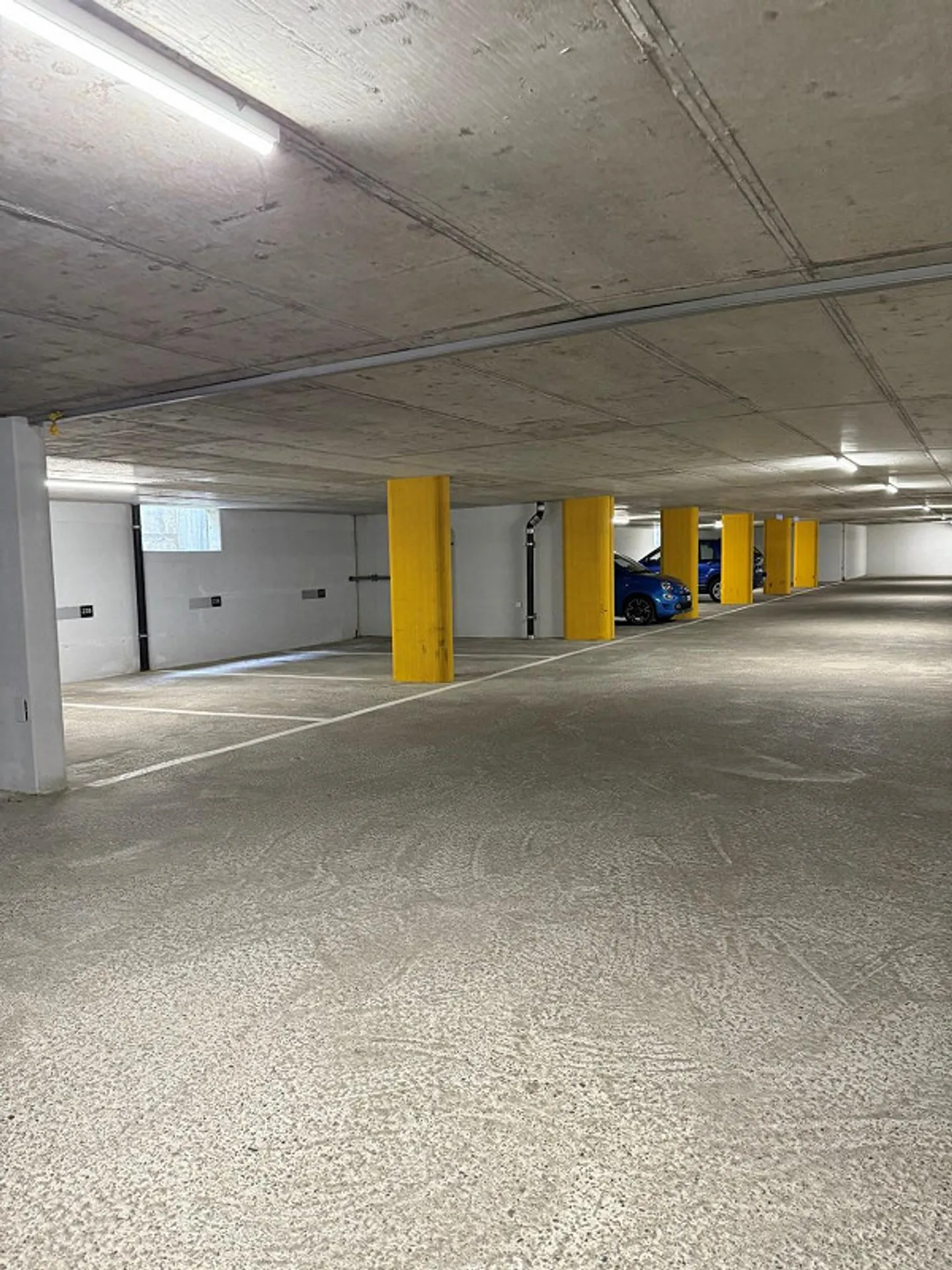 Vous cherchez une place de parking pour une durée limitée ? - Photo 4 sur 4