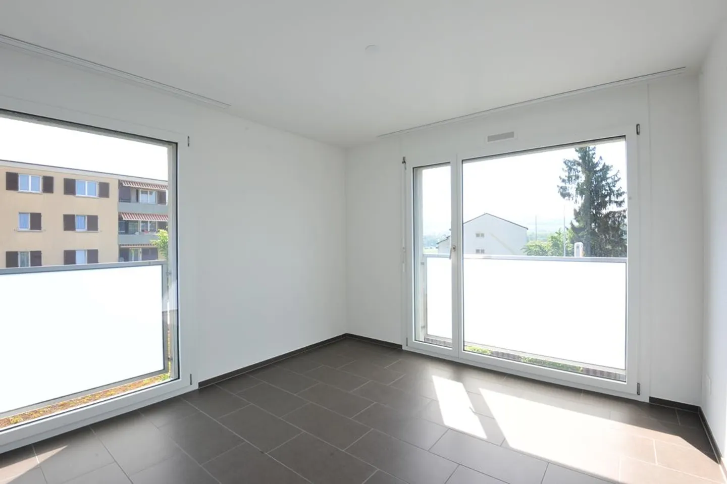 Vivre du côté ensoleillé de Brugg - Photo 6 sur 10