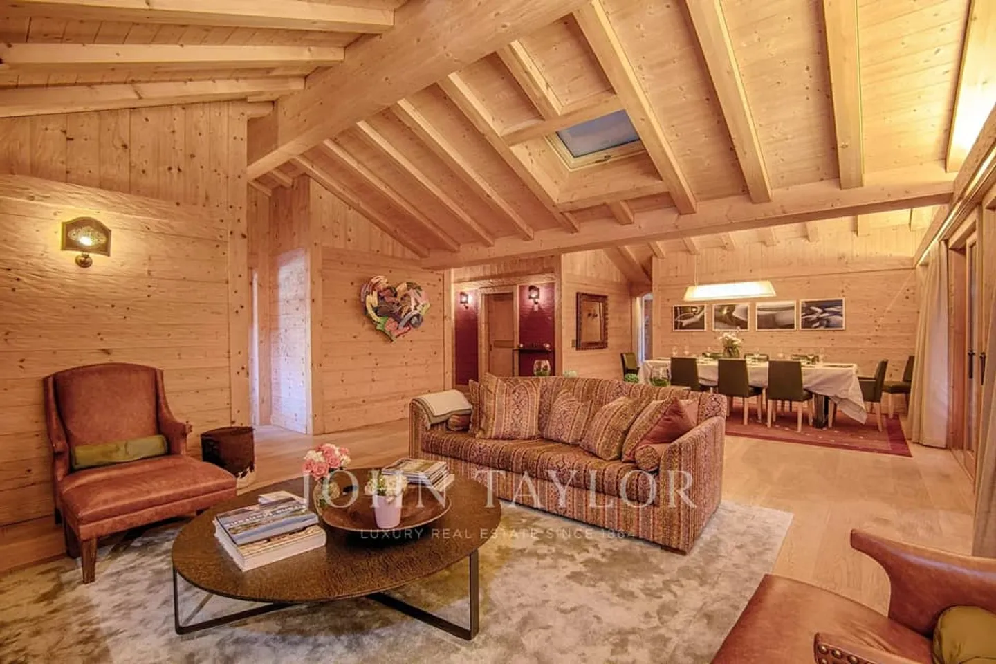 High-end penthouse for rent by the week - Photo 2 of 8