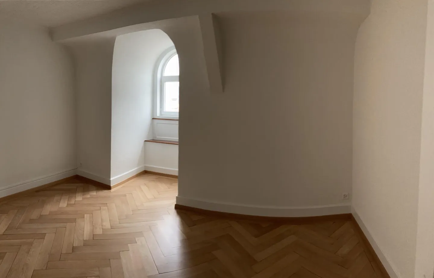 Cozy 2-Room Apartment - Photo 4 of 11