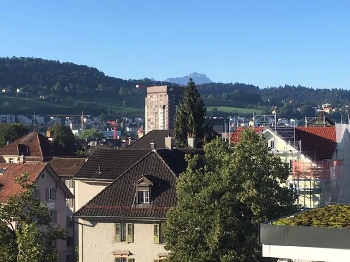 Appartement sous les toits de 1,5 pièce - idéal pour les étudiants ou les célibataires - Photo 1 sur 7