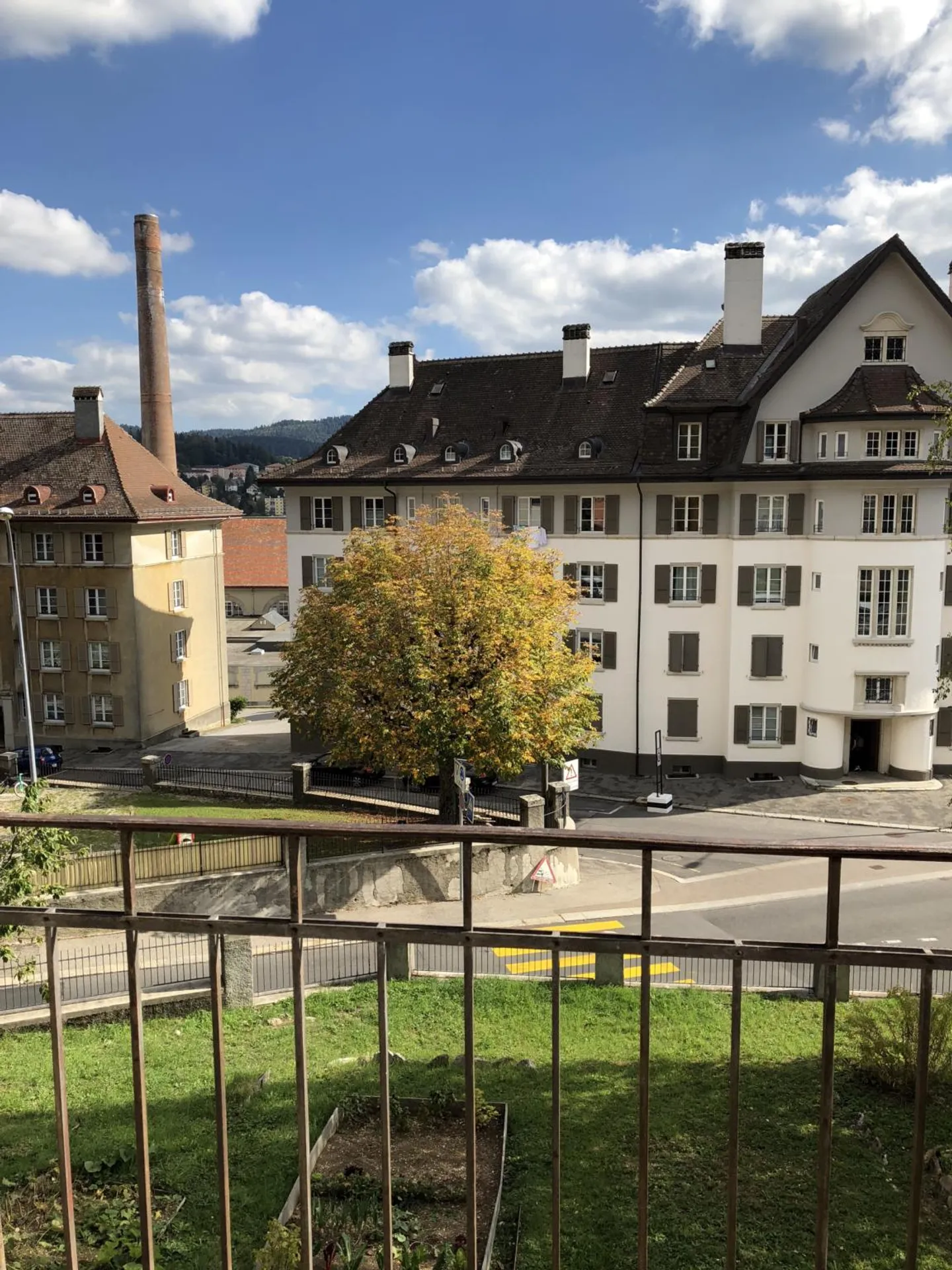 Cozy 2-Room Apartment - Photo 10 of 11