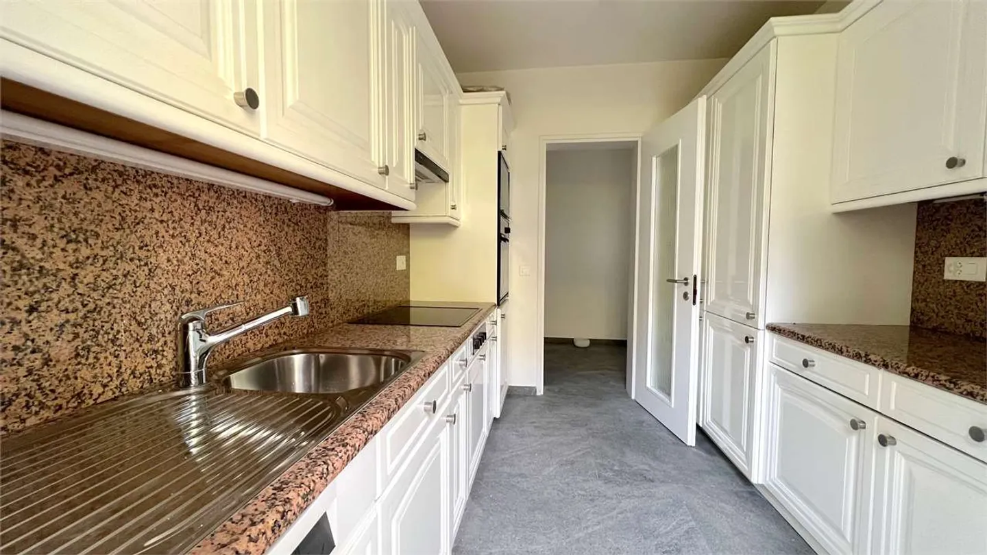 Muralto - Elegant 4.5-Room Apartment with 150 m2 and Lake View - Photo 7 of 13