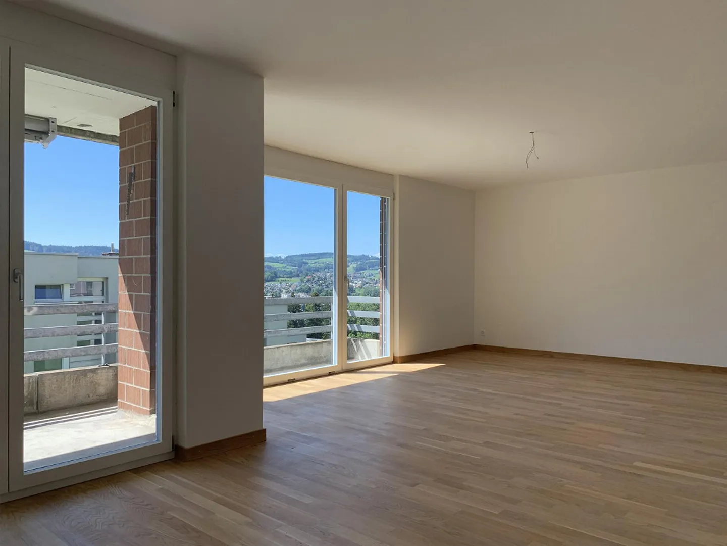 Bellissimo appartamento di 4,5 stanze con vista mozzafiato - Foto 1 di 13