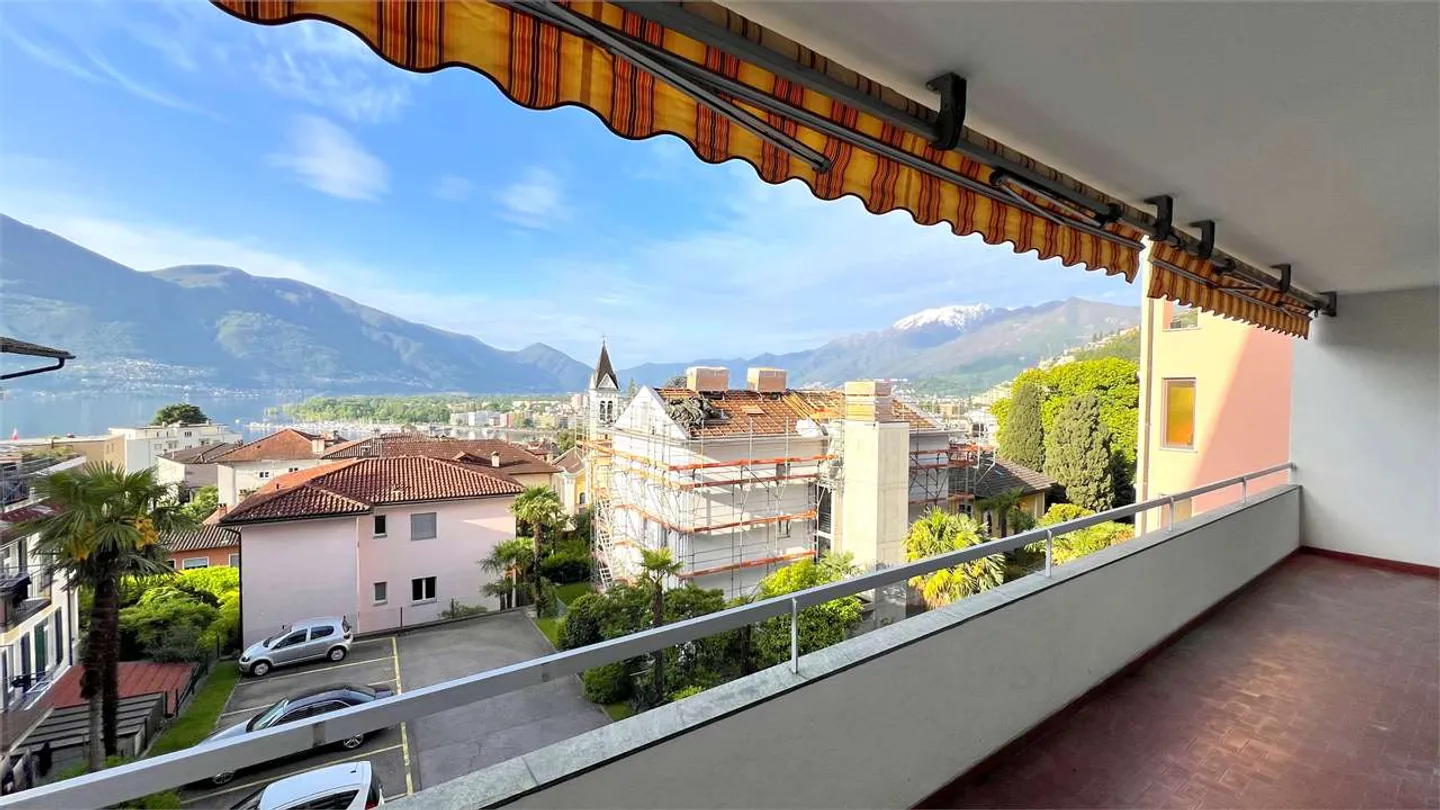 Muralto - Elegant 4.5-Room Apartment with 150 m2 and Lake View - Photo 10 of 13