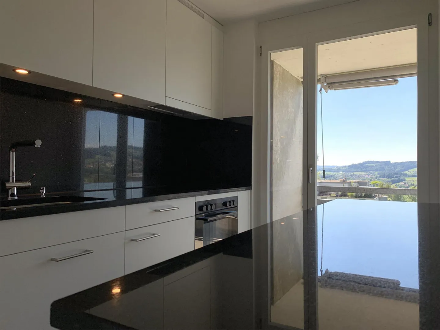 Bellissimo appartamento di 4,5 stanze con vista mozzafiato - Foto 4 di 13