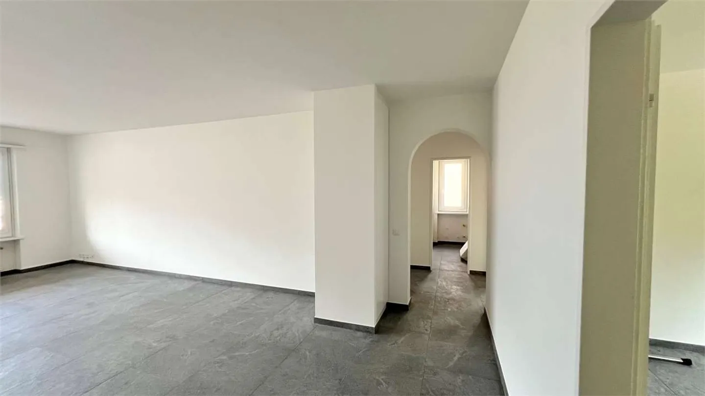 Muralto - Elegant 4.5-Room Apartment with 150 m2 and Lake View - Photo 6 of 13