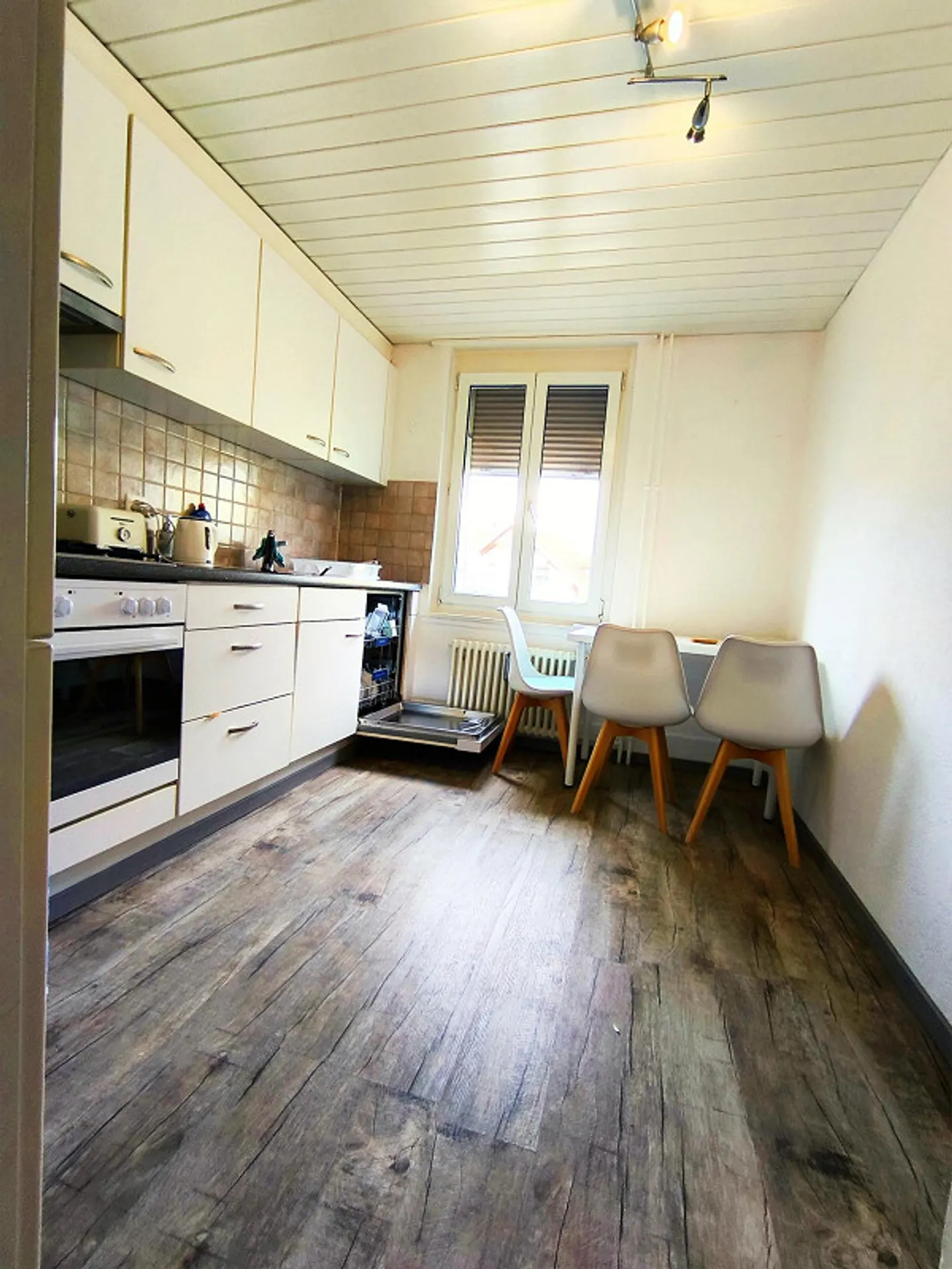 1 Room - Photo 5 of 7
