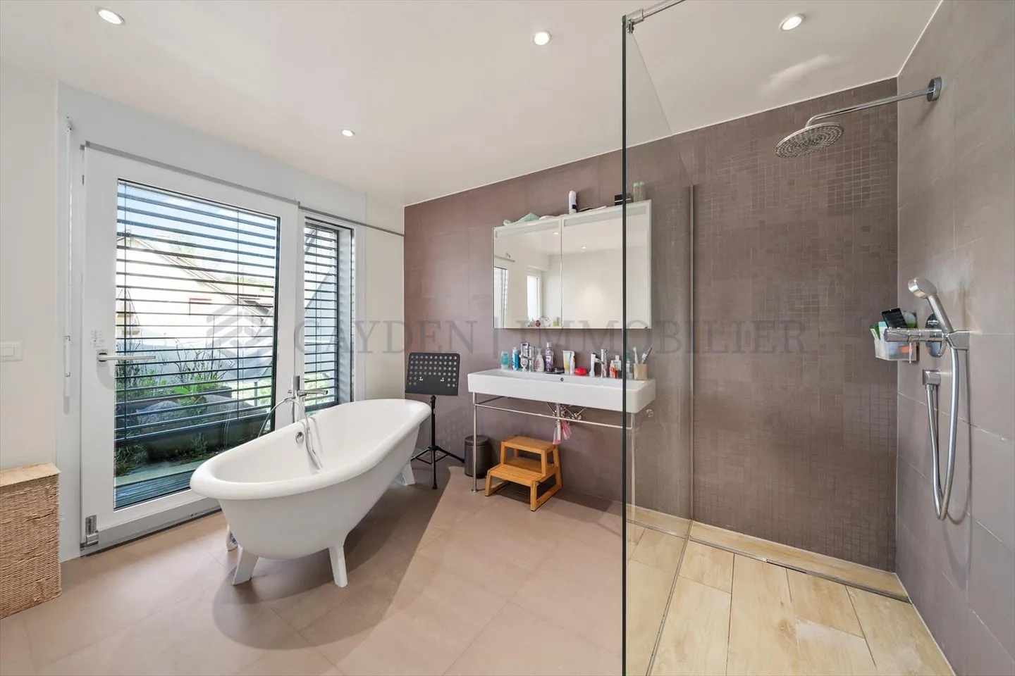 Exclusive !! Superb 6.5 Room Apartment on the Top Floor with Lake View - Photo 12 of 13