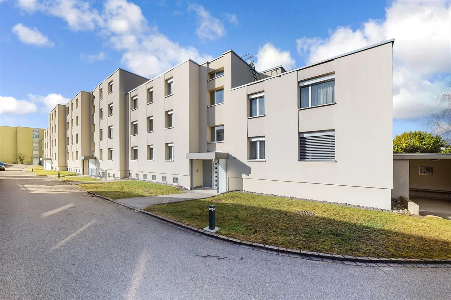 Einstellplätze zu vermieten - Foto 3 von 4