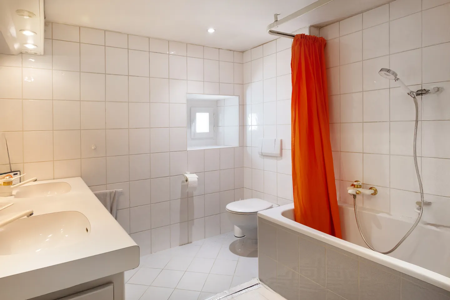 Elegant village house with 4.5 rooms and garden in Ollon VD - Photo 10 of 15
