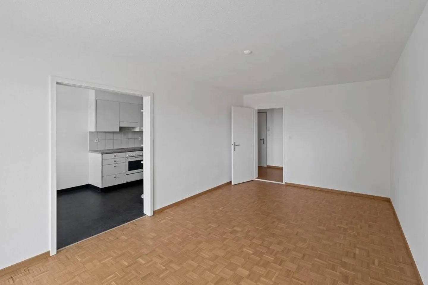 Sonnendurchflutete Wohnung mit Balkon - Foto 4 von 8