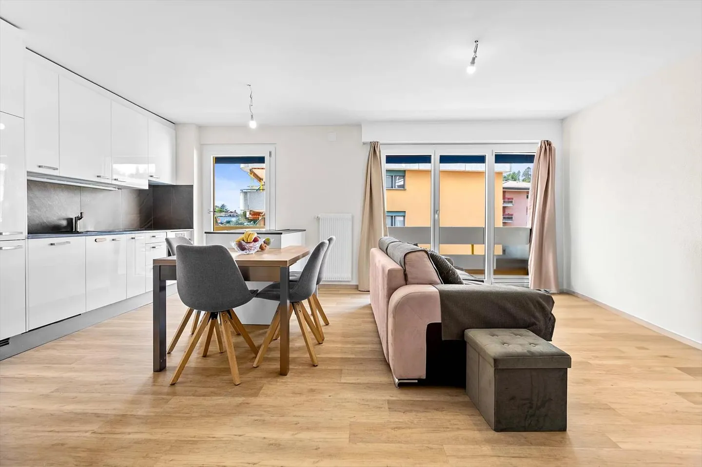 Situazione ideale a due passi dal lago! - Foto 2 di 7